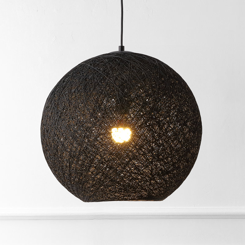 Suspension DEL Anthoy Lacey à une lumière, style bohème minimaliste, en rotin tressé, avec globe et panier en corde tressée.