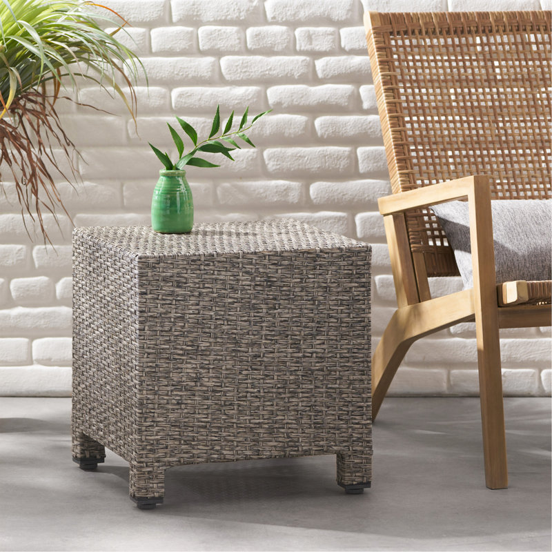 Charmante table d'appoint en rotin de polyéthylène pour un décor extérieur polyvalent, Noir