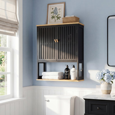 Armoire de rangement en bambou de 24 po avec portes à lattes et tablette ouverte, salle de bain moderne à deux tons