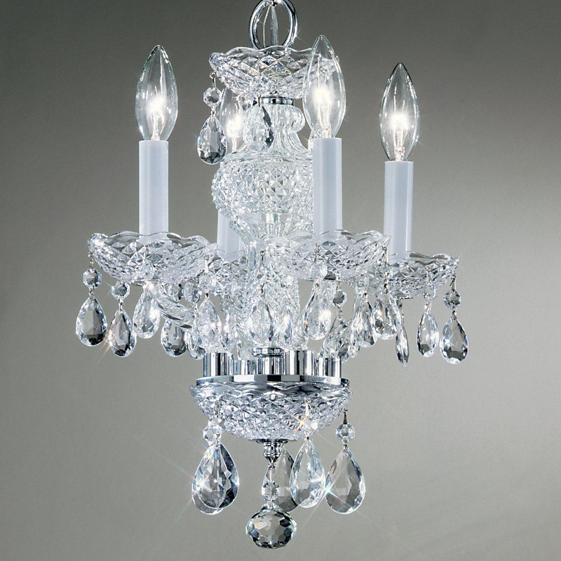 Lustre traditionnel / classique à 4 lumières de style bougie Greig, Chrome