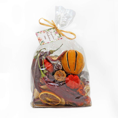 The Holiday Aisle® 250 grammes de pot-pourri mélangés - oranges, pommes rouges, piments, cônes et Jackarandas