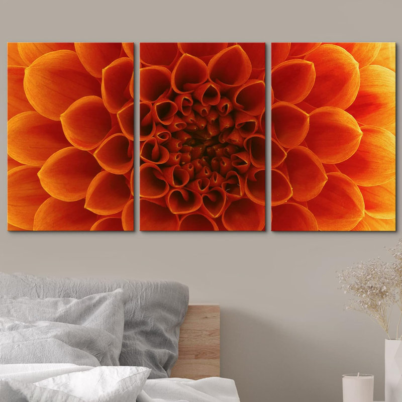 Gros plan sur un pétale de fleur de chrysanthème orange et une photographie botanique moderne, Toile tendue