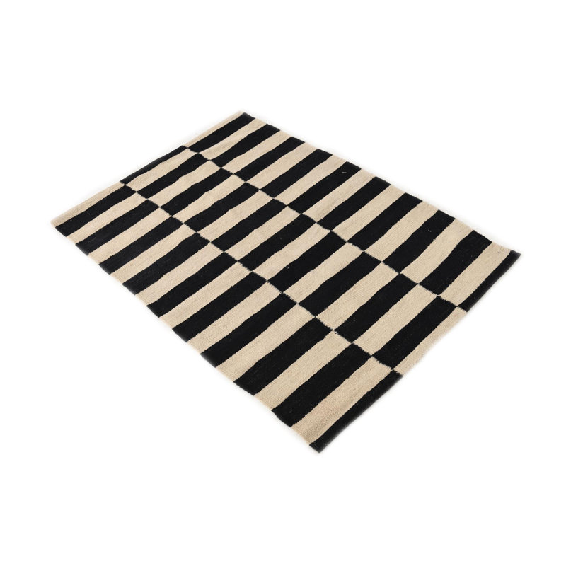Tapis noir et blanc Noe