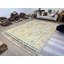 Tapis beige unique de grande taille, unique et fabriqué à la main