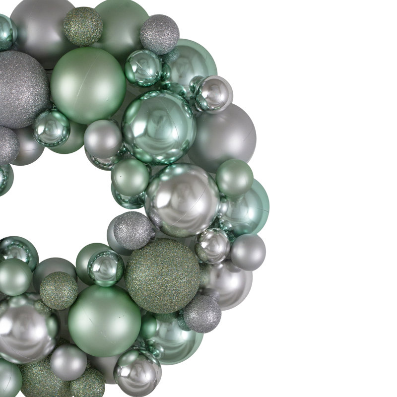Couronne de Noël argentée et verte écume de mer à 3 finitions incassable 13 po