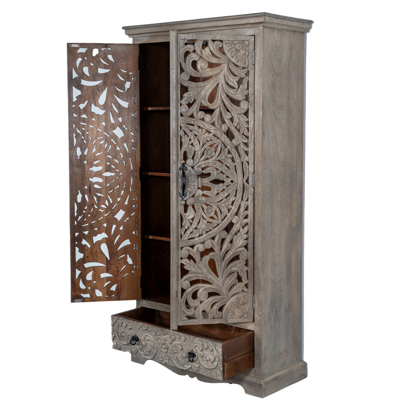Armoire Oidhche, Gris fumée