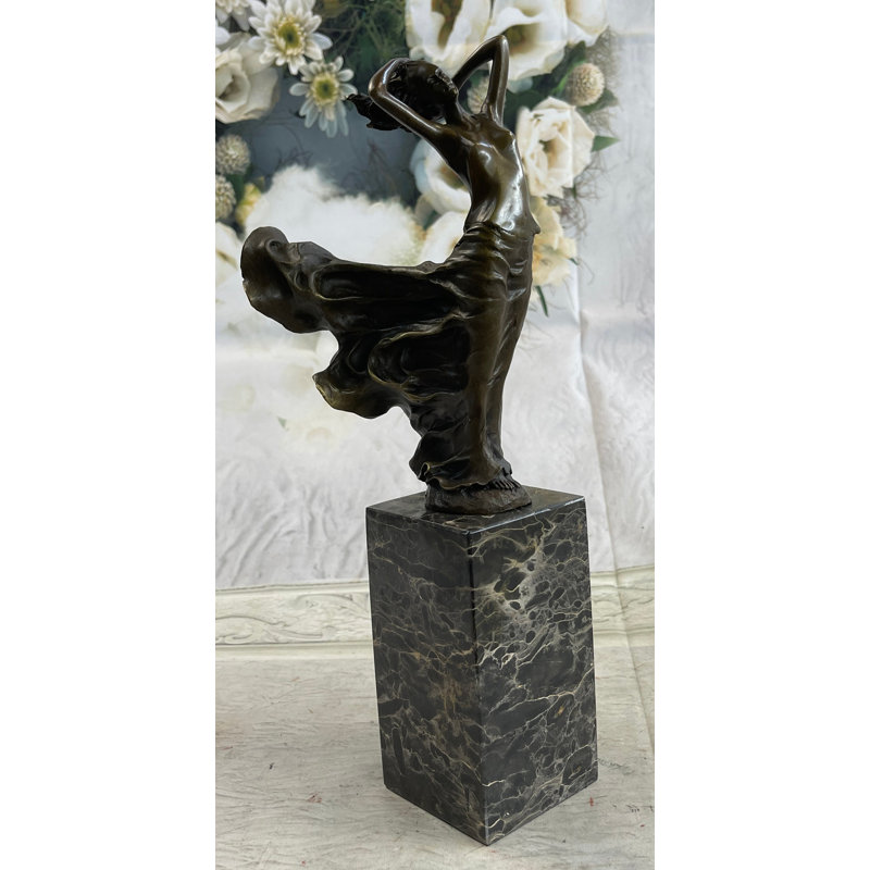 Sculpture femme Anzla