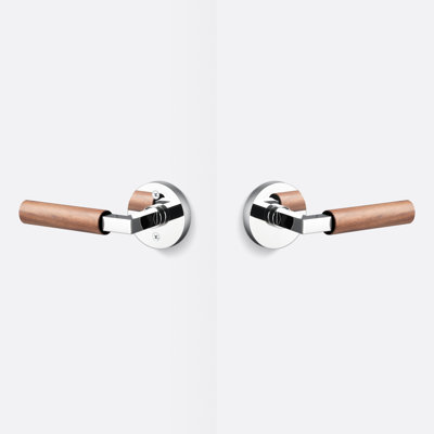 Levanto Round Passage Rosette In Polished Chrome, Walnut Grip