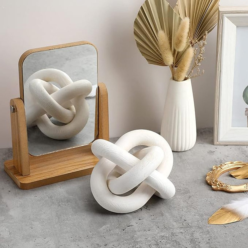 Retro White Hand Carved Wooden Chain Link Decor