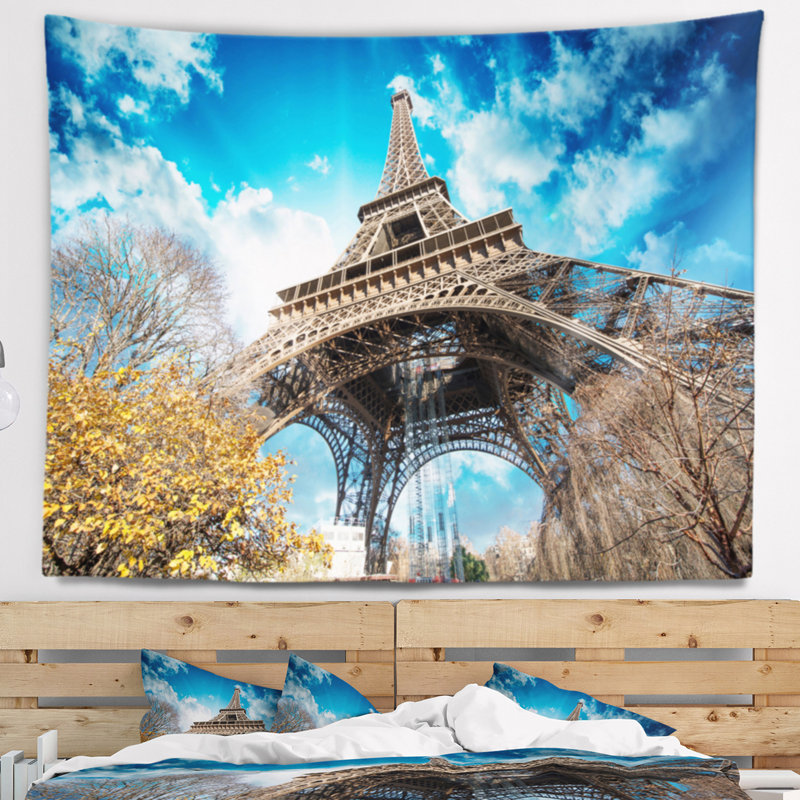 Paysage urbain avec la tour Eiffel et la tapisserie bleue de Paris, H 32 po x l 39 po