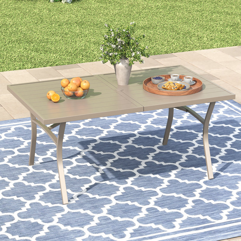 Table de salle à manger d'extérieur 63 "avec trou pour parasol 63", Coquillage de sable, H 28,3 po x l 63 po x P 37,8 po