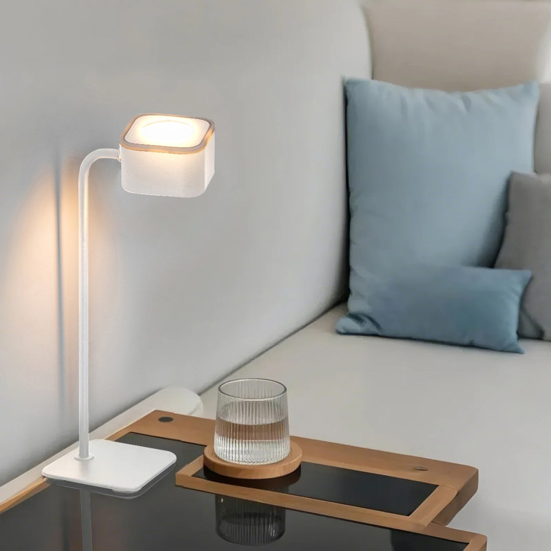 Sabesan Metal Desk Lamp, White
