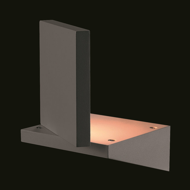 Mana LED Wall Light, Black