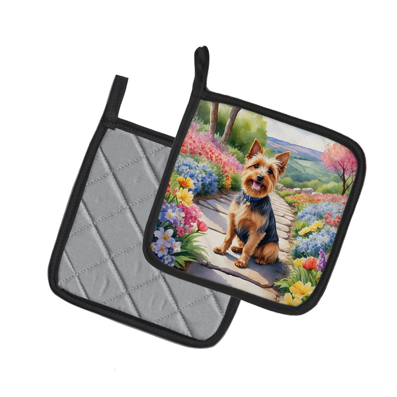 Caroline's Treasures Floral Polyester Potholder Set