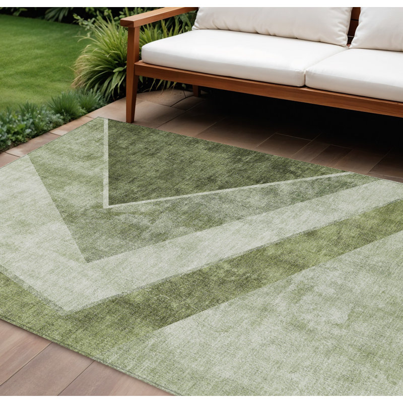 Tapis intérieur / extérieur vert olive et artichaut 10 pi x 14 pi HomeRoots