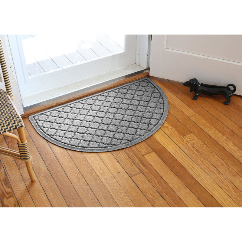 Tapis d'entrée semi-rond pour l'intérieur 24 po x 39 po WaterHog® Cordova, Gris moyen