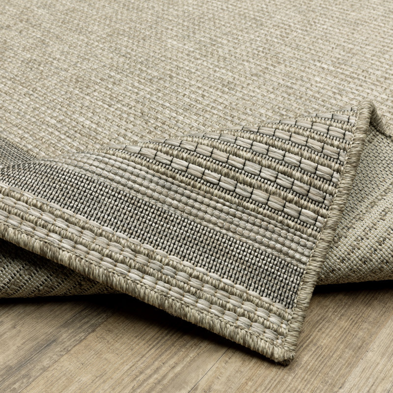 Indoor / Outdoor Rug, Rectangle 6'7" x 9'2"