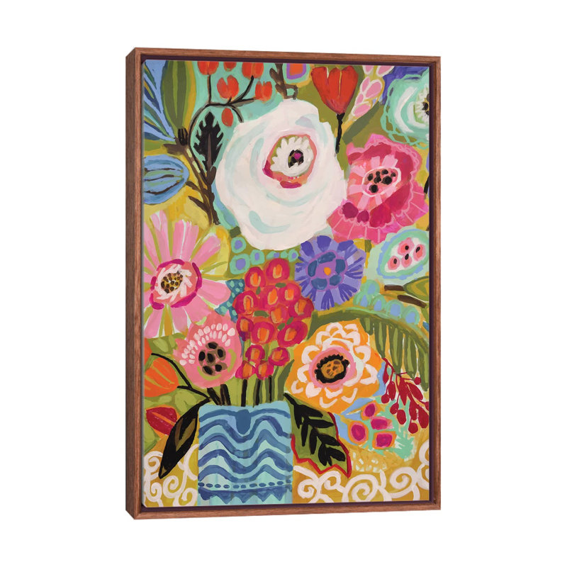 Fleurs fraîches dans un vase II par Karen Fields - reproduction d'art, Toile avec cadre en bois brun classique, Pas de tapis