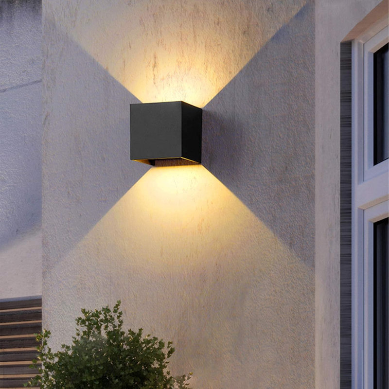 Nazira 1-Light Black Wallchiere