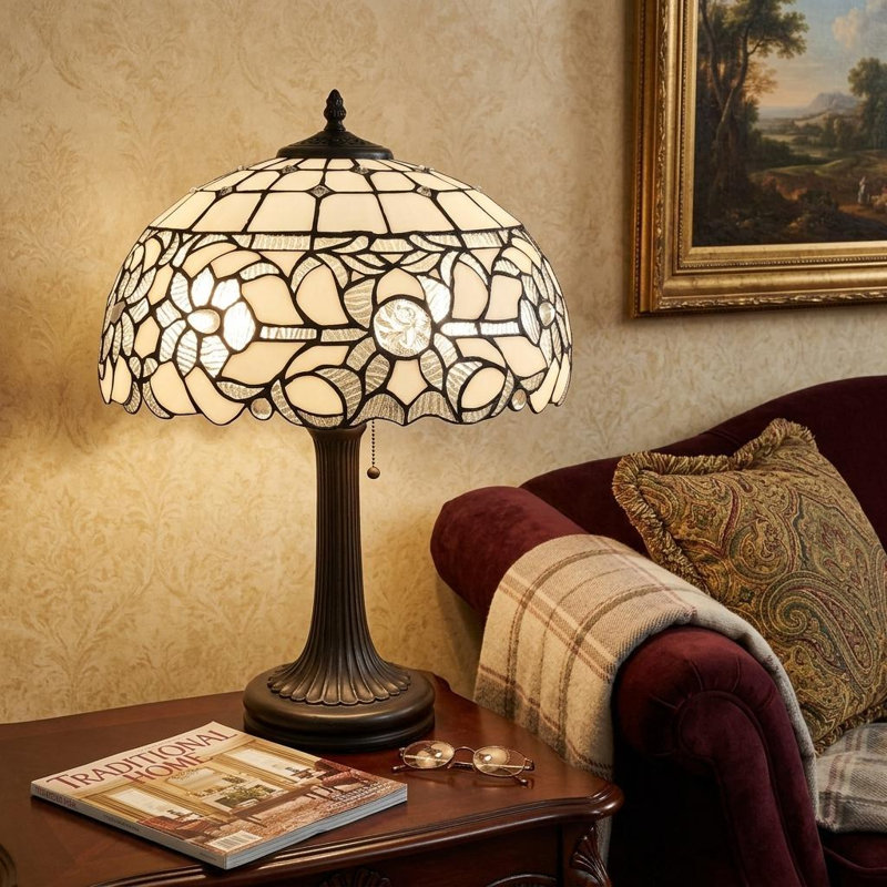 Lampe de table chandelier 23 po en métal brun foncé à deux lumières avec abat-jour blanc