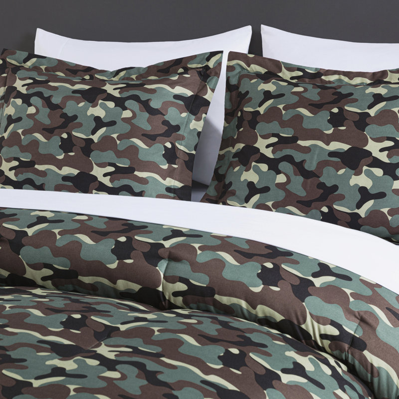 Full Green Microfiber Reversible Camouflage Comforter Set
