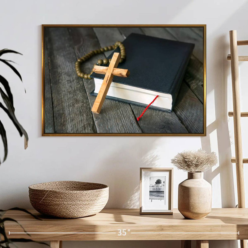 Croix en bois, Cadre flottant doré, 25 po x 17 po