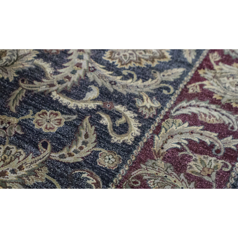 Tapis noir et rouge de haute qualité noué à la main
