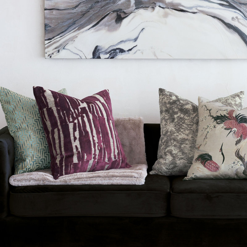Housse et insert de coussin décoratif brodé Rivia, Wildberry abstrait