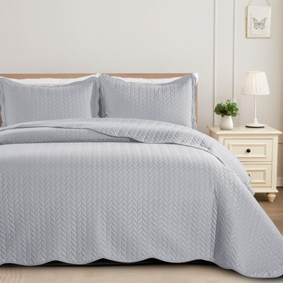 Embossed Microfiber King Coverlet Set – Oversized, Soft & Dust-Resistant, 3-Piece