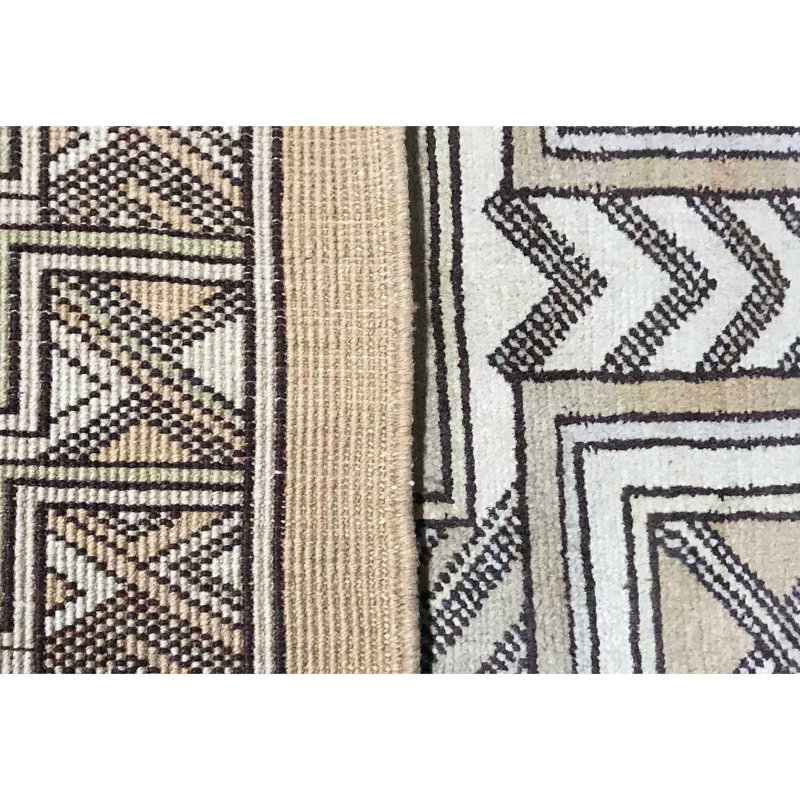 Hand-Knotted High-Quality Gray Area Rug