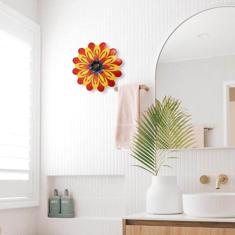 Décoration murale 12 po en métal fleur rouge et jaune