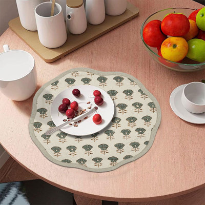 Fabdivine 15"Serene Scalloped Placemats - Kohinoor
