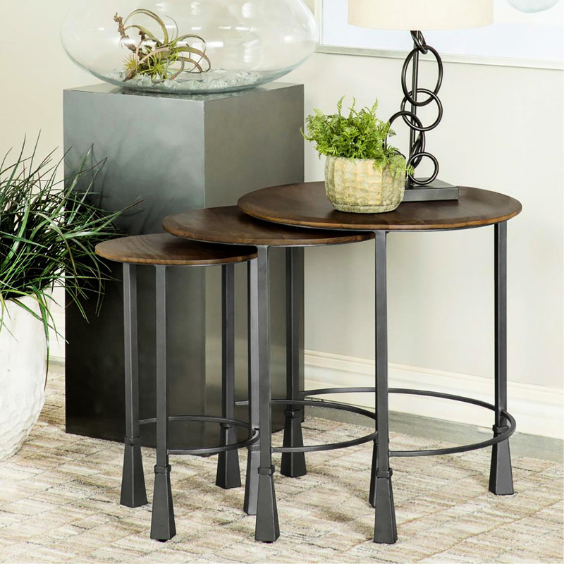 3 tables gigognes: dessus en bois de manguier et tables à armature en bronze industriel - finition fer