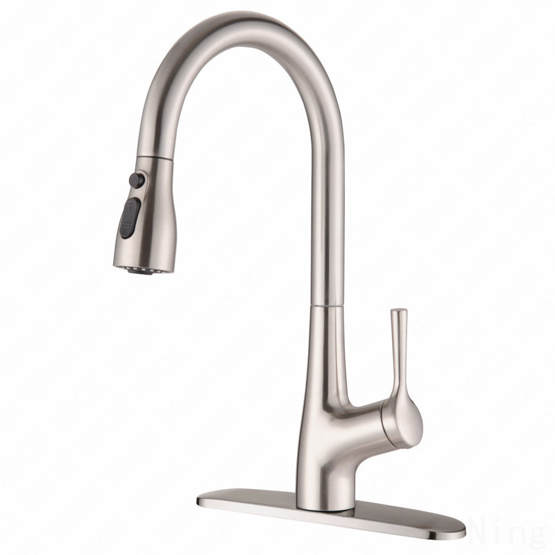 Robinet d'évier de cuisine à poignée simple, Nickel brossé