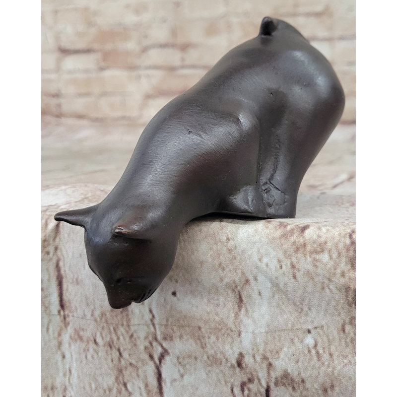 Figurine de chat en bronze signée