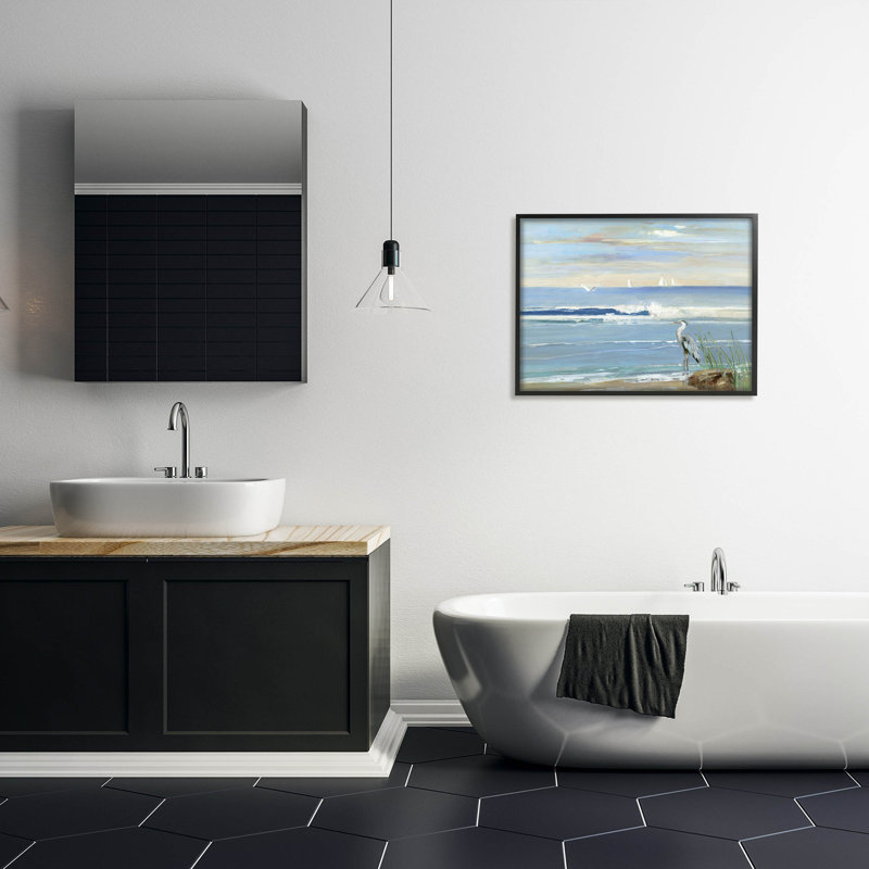 Héron éclaboussant les vagues de la plage, estampe numérique par Sally Swatland, H 24 po x l 30 po x P 1,5 po