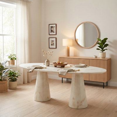 Edzard Dining Table