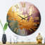 Horloge murale en métal abstraite célébrant le Destin-93379229
