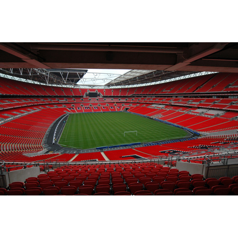 Wembley Stadium, H 12 po x l 18 po