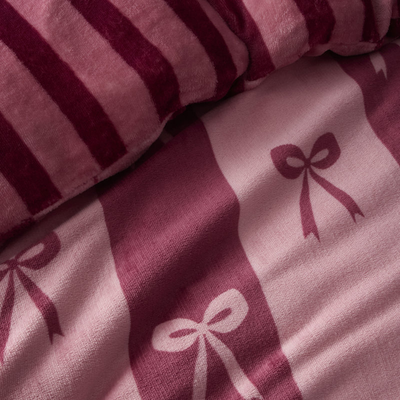 Bows Polyester Striped Duvet Cover Set, King Size Bed (230 x 220 cm)