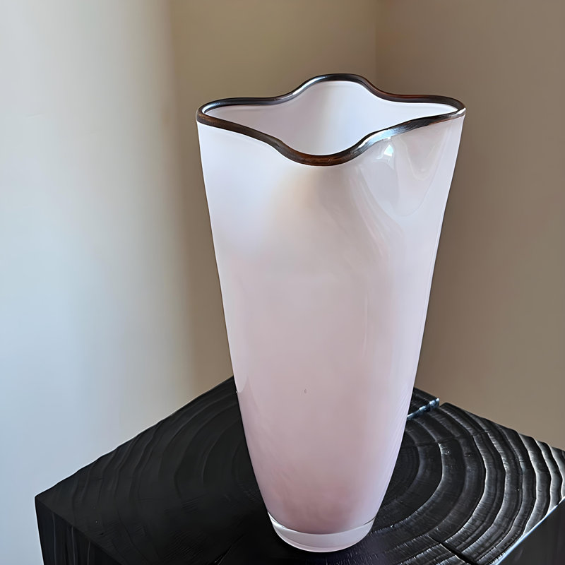 Ornements de fleurs simulées