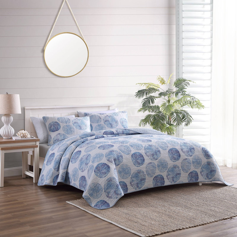 Tommy Bahama Ocean Isle Blue Cotton Reversible Quilt Set, Twin Quilt + 1 Standard Sham