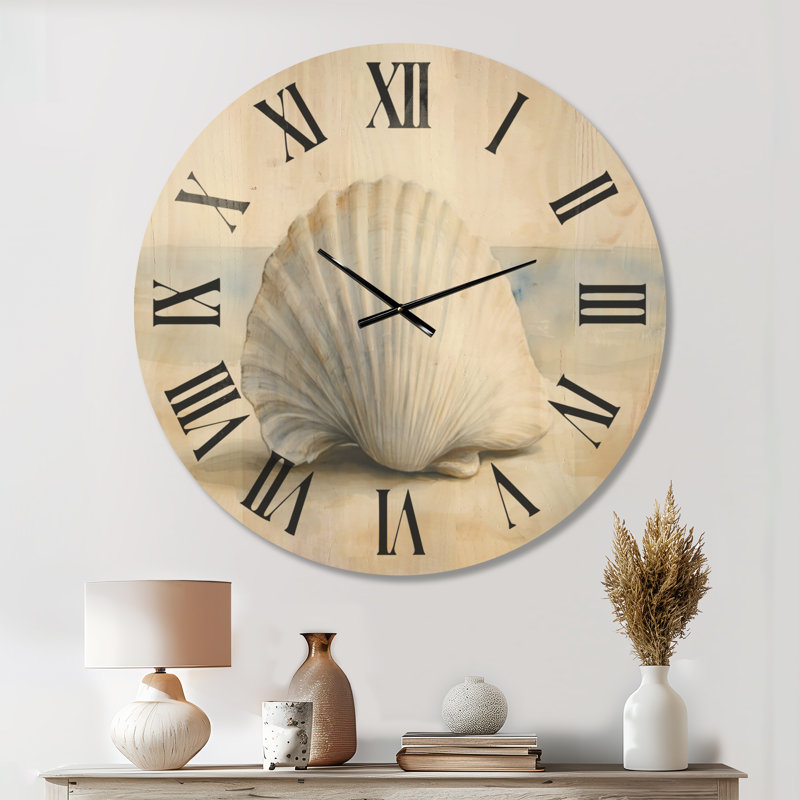 Horloge murale silencieuse Coastal Scallop Shell II - Cream Beach, imprimée sur bois, Très grand