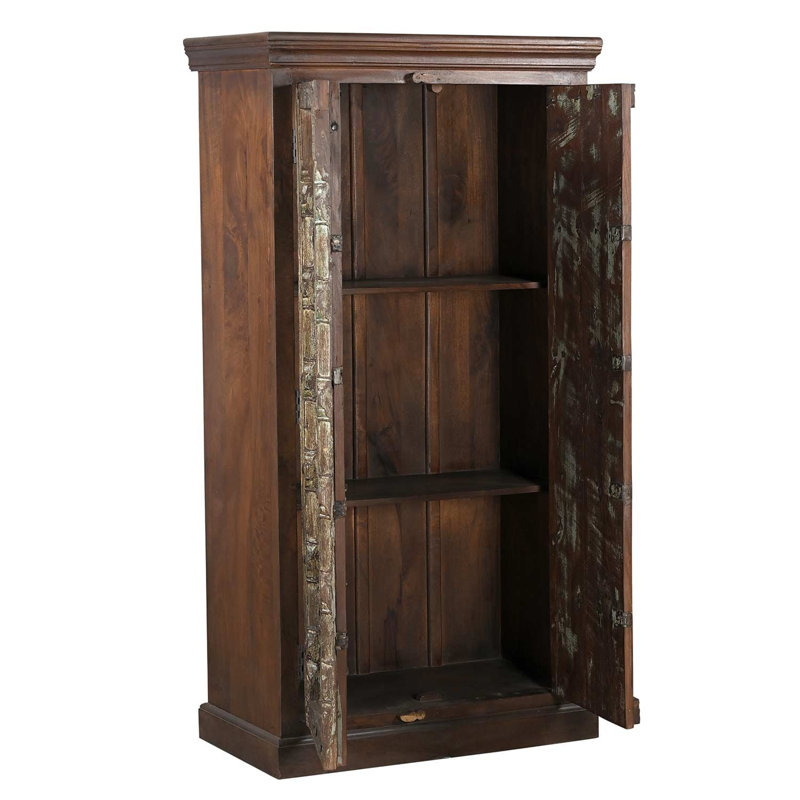Armoire de chambre 67 po