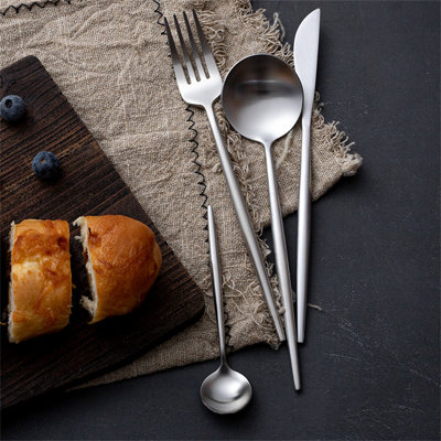 Ensemble de couverts en acier inoxydable 304 de qualité supérieure - Ensemble de couteaux, fourchettes et cuillères de style SIN pour steak