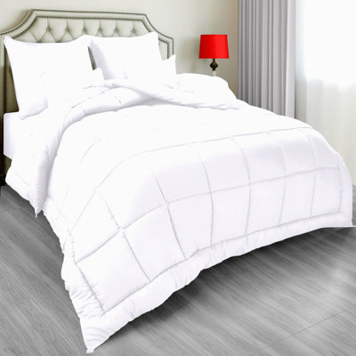 Luxury White Quilted Comforter - All Season Down Alternative Duvet Insert with Corner Tabs. Machine Washable Bed Comforter for Ultimate Comfort and Style.