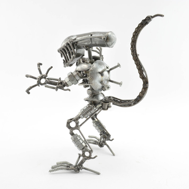 Figurine en métal étranger Ashmont