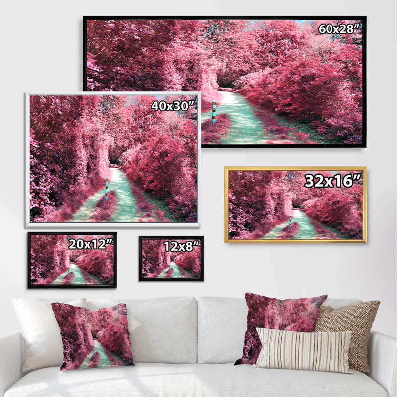 Chemin dans la forêt rose et mauve II - photographie sur toile, H 8 po x l 12 po x P 1 po, Cadre brun