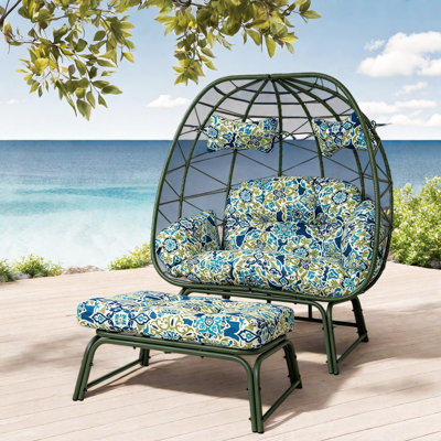 Chaises longues spacieuses de style bohème en rotin d'acier pour le jardin