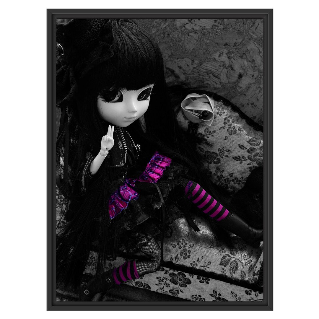 Pretty Punk Doll Gerahmter Grafikdruck